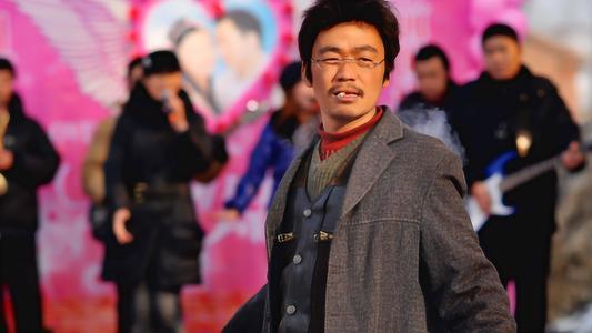 自以为是的人有多可悲？《树先生》臆想的成功，从来都是嘲讽的善