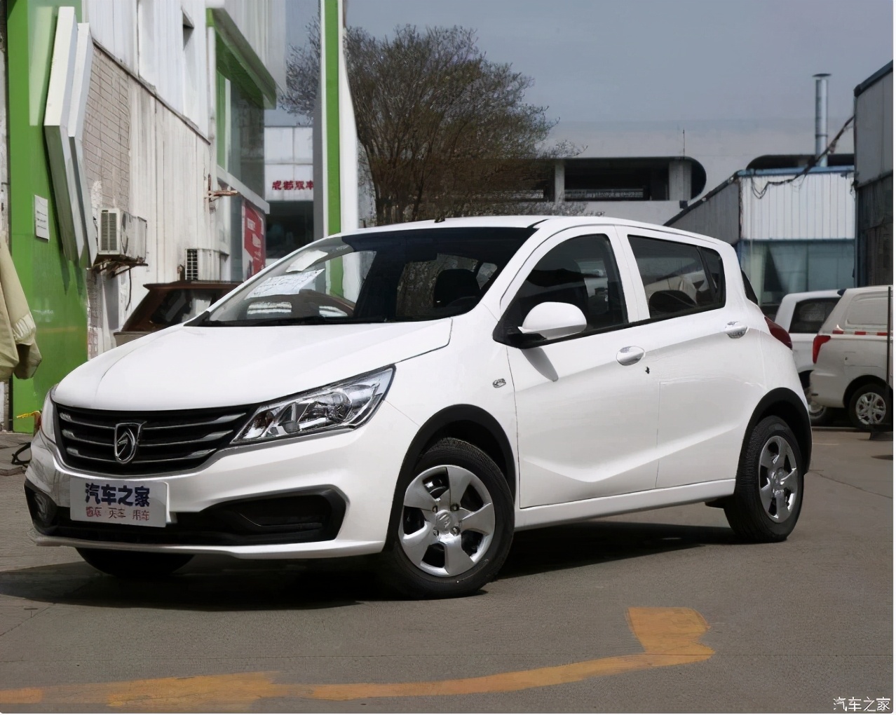 宝骏310:这台车小巧轻便,经济省油,5万买顶配,家用正合适