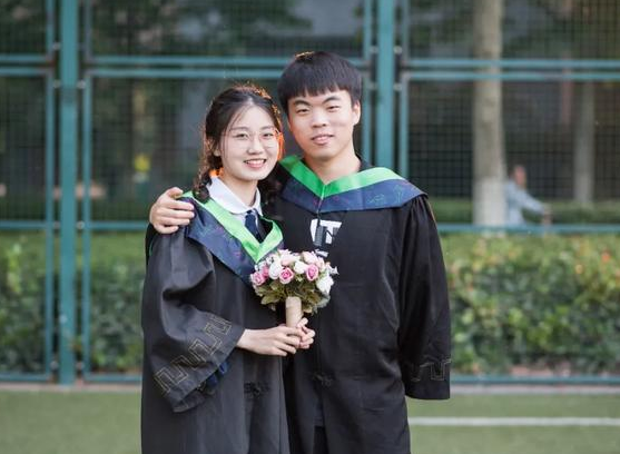 大学生“怀孕”现象接连不断，大四学姐道出真相，大一新生要避免