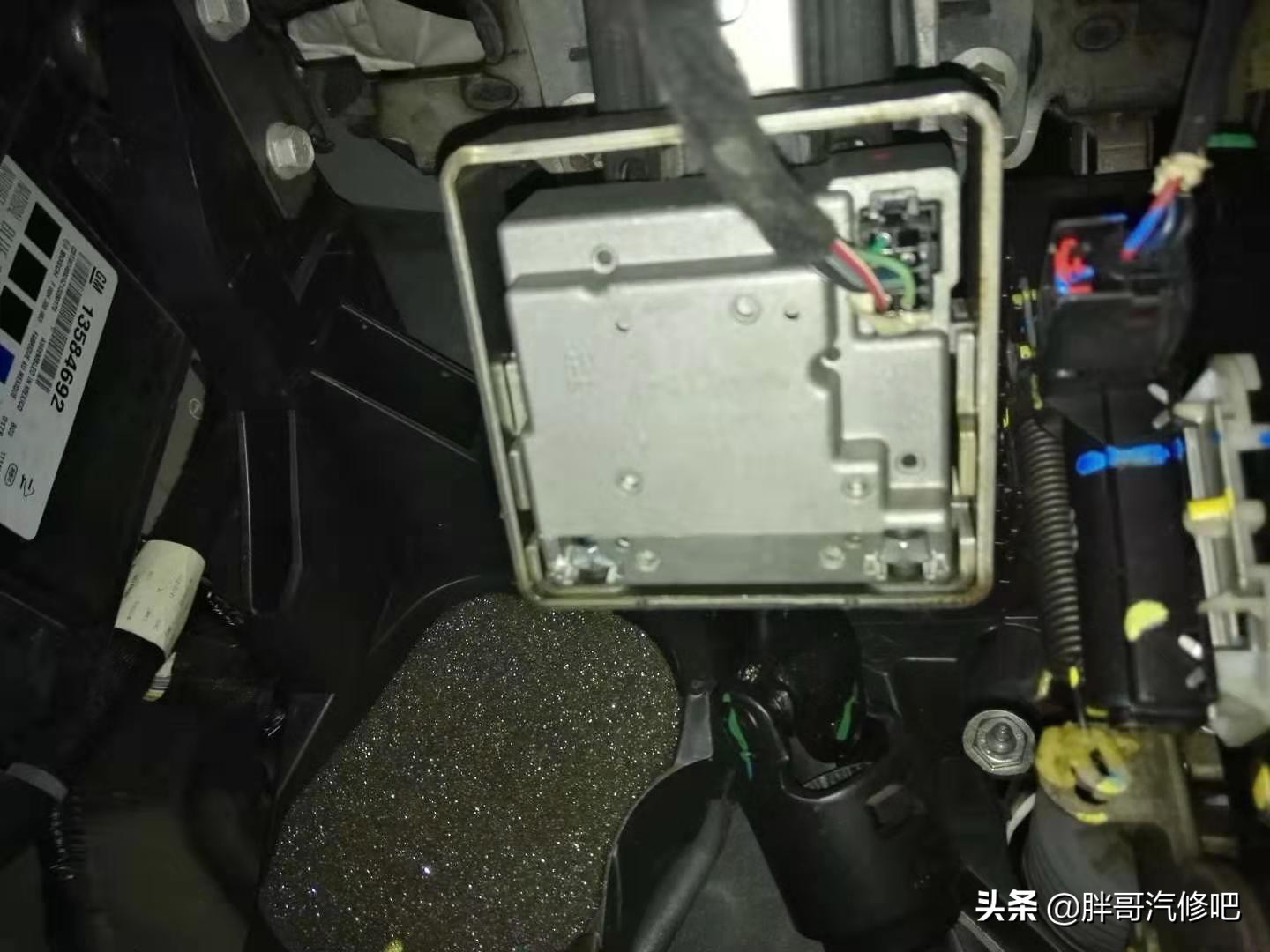 凯迪拉克电子助力方向盘锁故障，造成车辆无法启动，维修步骤