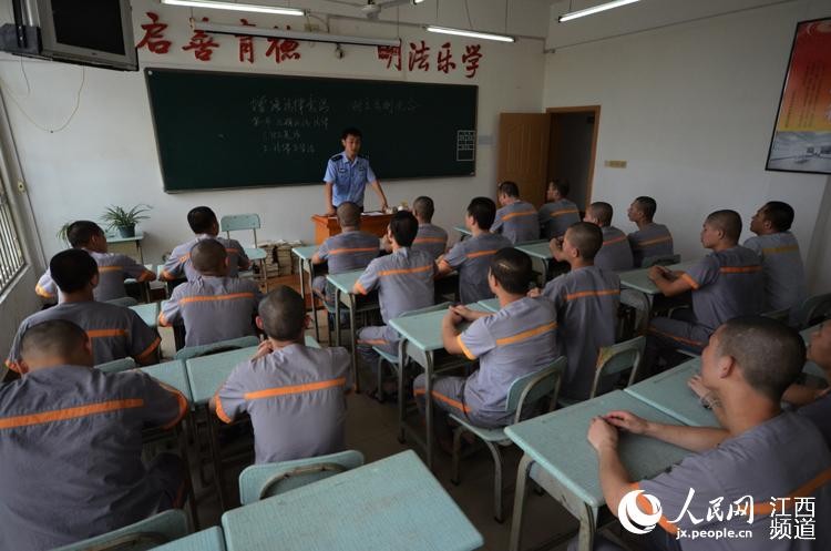 2009年高考状元黎力抢银行入狱，出狱后再金榜题名，他经历了什么