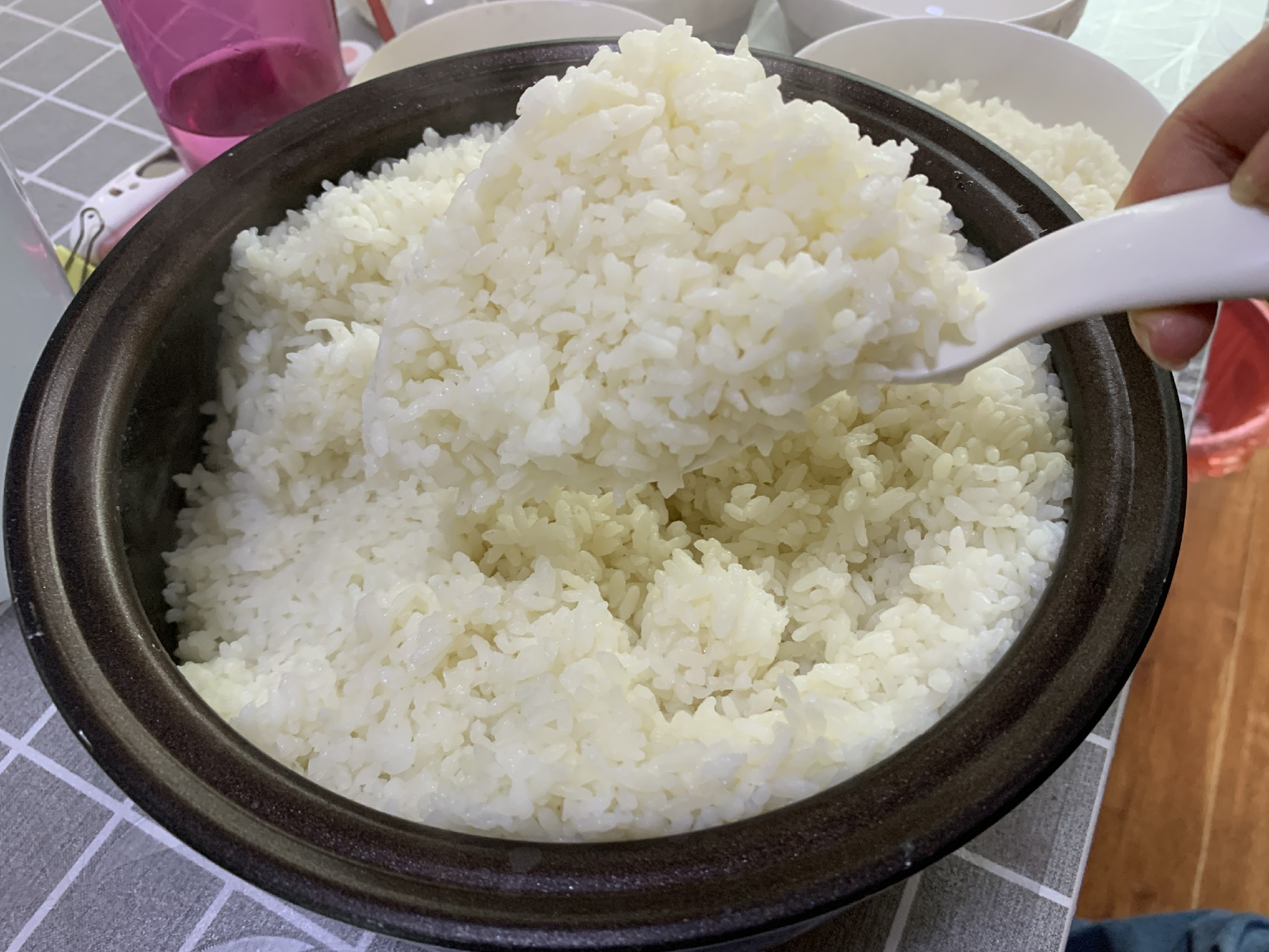 蒸大米怎么做才好吃？掌握这些技巧让你的米饭香软可口