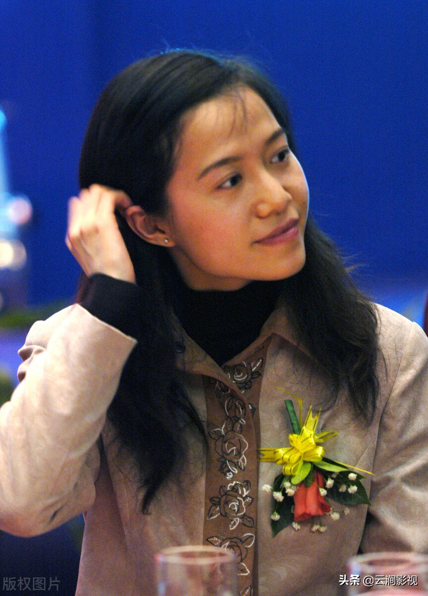 从目前的消息来看,翁帆的前夫是一名香港普通职员,跟翁帆性格爱好都不