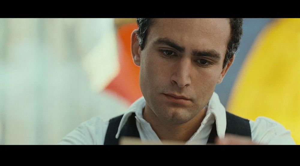 兄弟被强暴，他假装没看见：千万别当爱的炮灰，叫人心疼