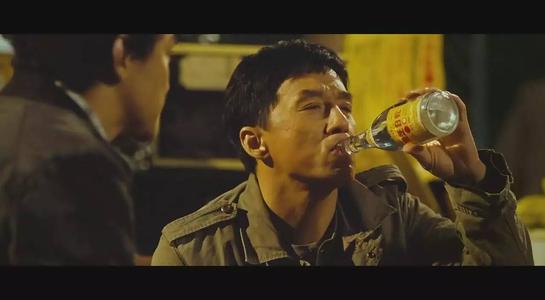 它是成龙难得的巨作，却遭禁播，原因：电影内容太过反应真实社会