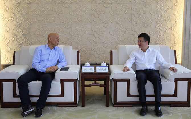 57岁转型成投资人，现在管理超2000亿的资金，这位浙大校友有点强！