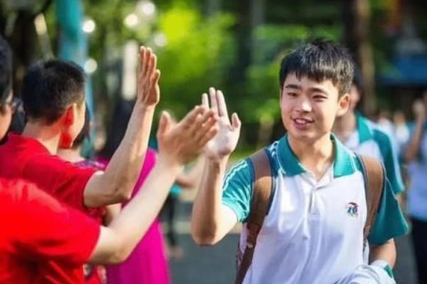 学生不幸在高考中落榜，今年依旧能够上大学，这些补救措施要知道