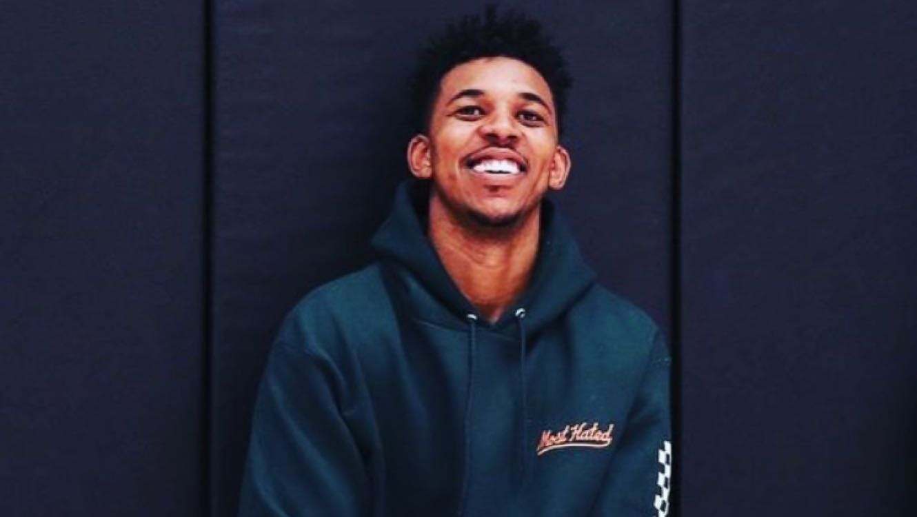 尼克·杨:每一个快乐大男孩背后都藏着一份辛酸