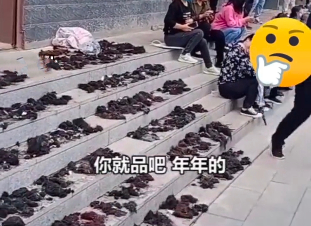 理发店不想让陪考家长坐门口，台阶上摆满了头发，网友：格局小了