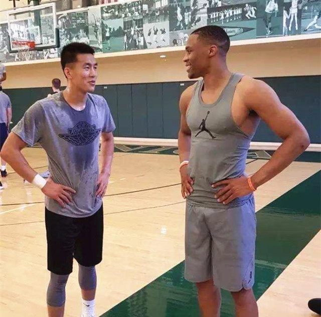 郭艾伦为什么没去NBA（选秀官网打出89分，但郭艾伦为什么没被NBA选中？这4个缺点太明显）
