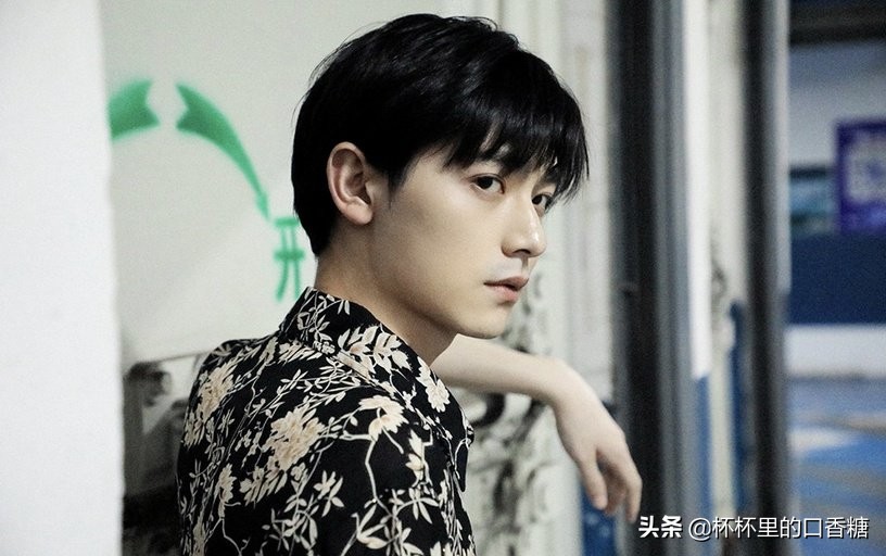 《一生一世》9演员私服照！梅行是1997年小鲜肉，宏晓誉170大长腿