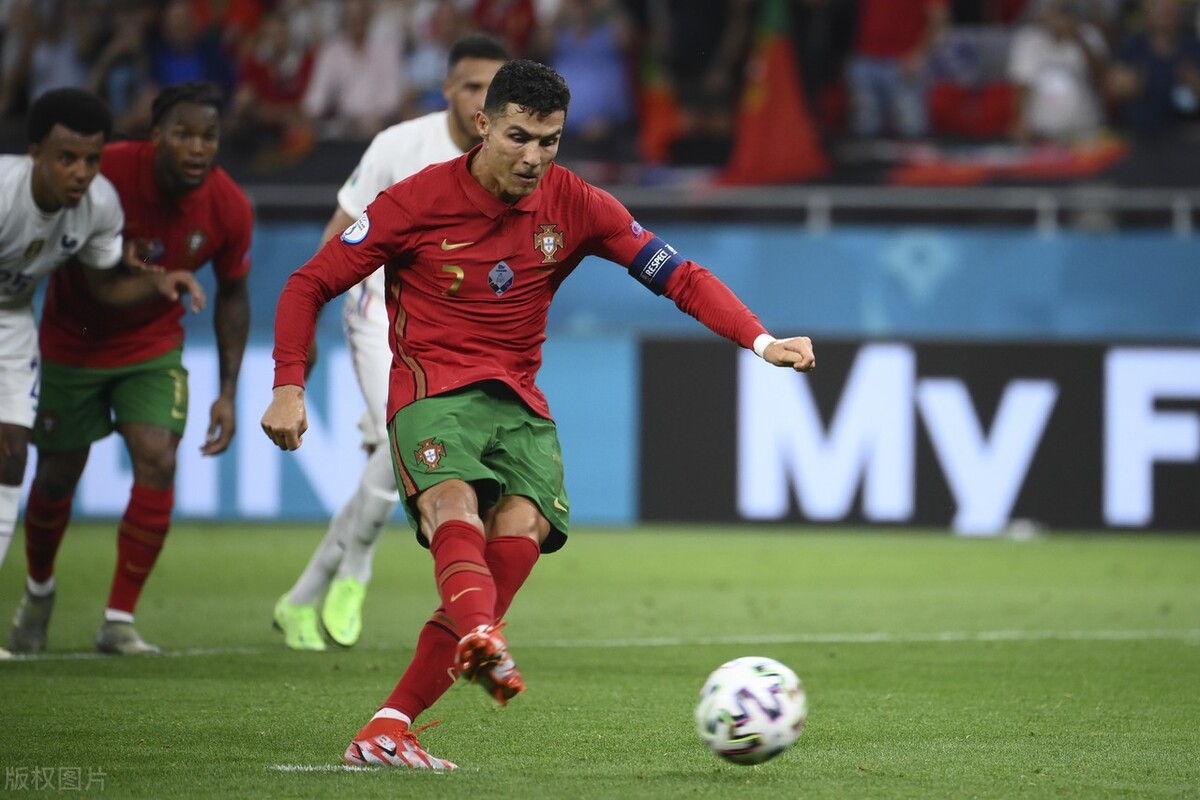 欧洲杯-C罗梅开二度打进第14球 本泽马双响 法国2-2葡萄牙携手出线