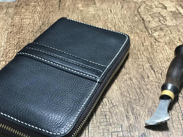 手工皮具基础班：工艺、工具、皮料、版型我们应该从哪开始学习