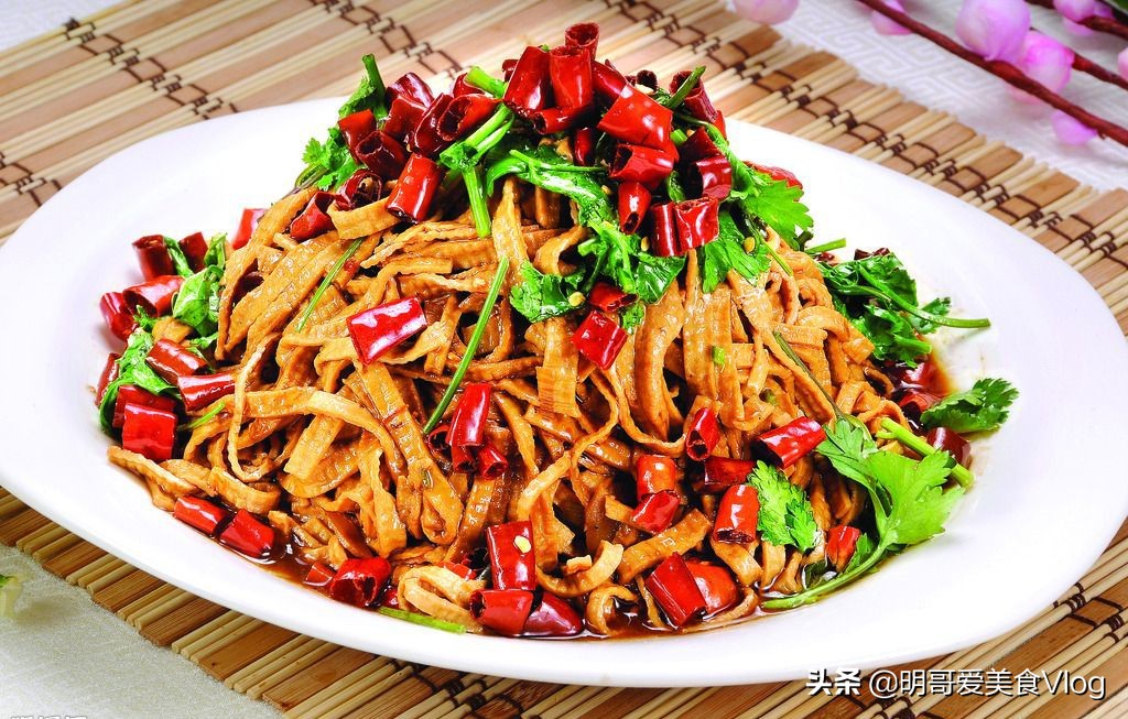 干豆腐卷大葱怎么做（分享干豆腐的六种做法）
