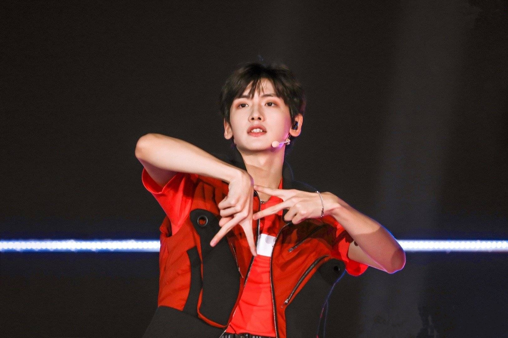 《天官赐福》更新演员表,翟潇闻张凌赫演双男主,秀人太多遭抵制