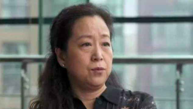 两任妻子一不改嫁一未生子，数次替儿子道歉，张国立的悲喜往事