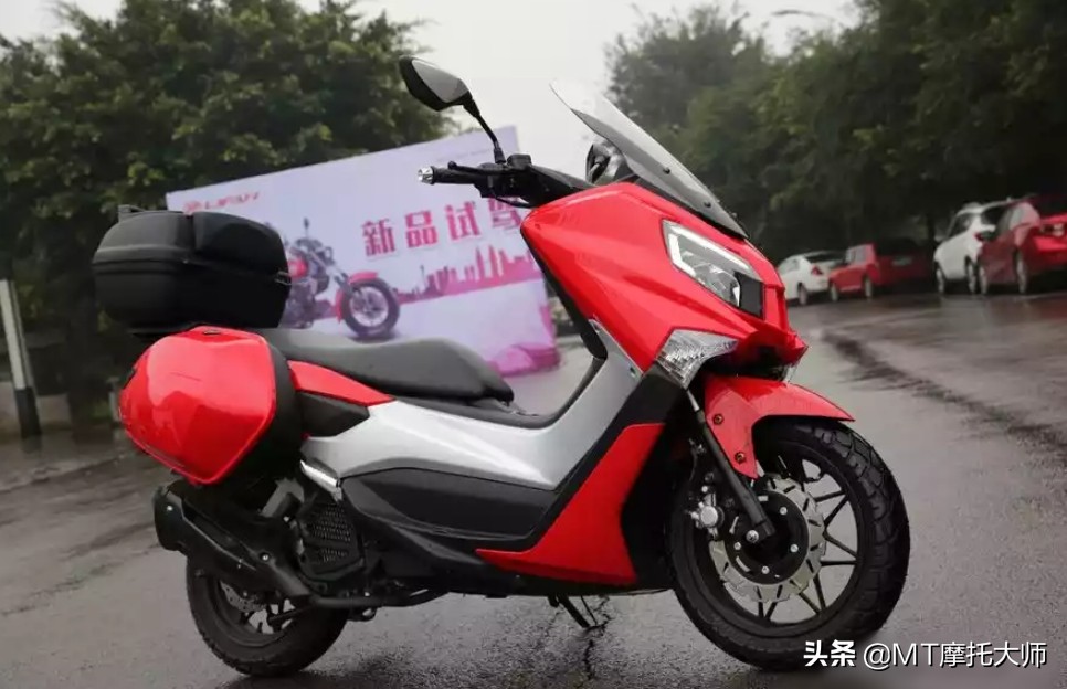 力帆新年会亮相新车：“油电”混合动力，水冷150+800/1200W电机