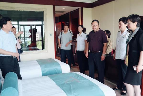 铁饭碗又将有变动，这些在编职工或改为合同工，应届毕业生须了解