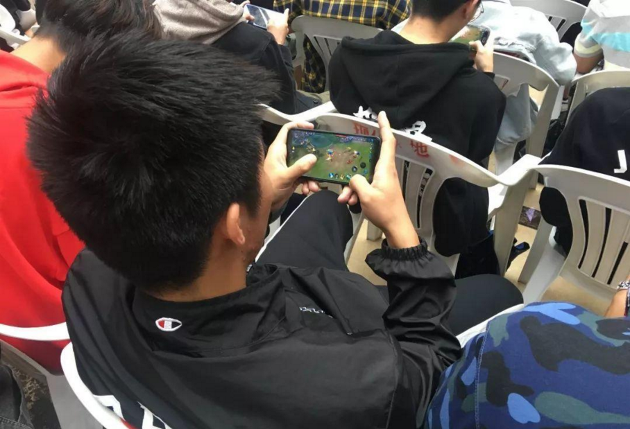 当下“含金量低”的几类大学生，可能毕业即失业，985也不例外