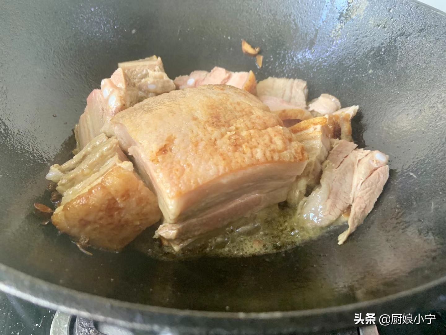 方肉的做法家常做法（方肉正宗做法连猪皮都好吃）