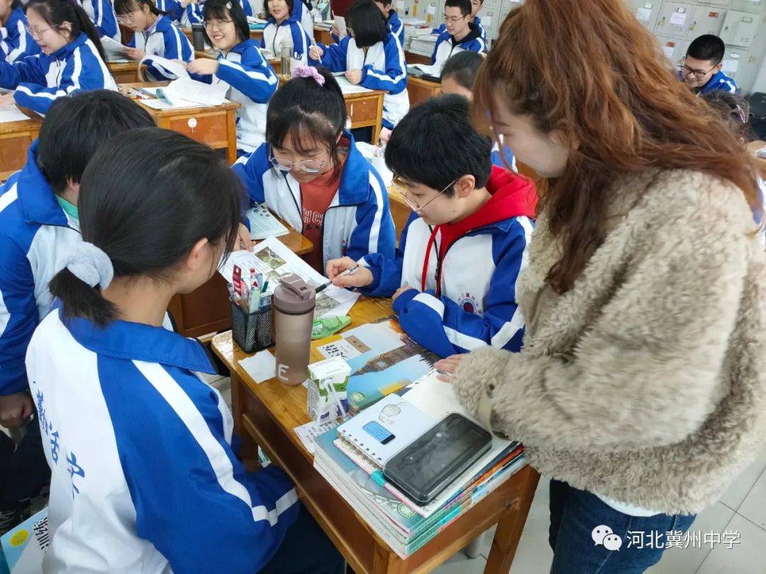 六年级英语俱乐部海报（高一英语组举办创意海报设计活动）