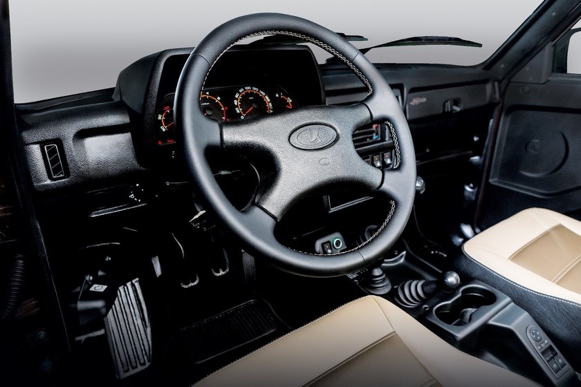 拉达尼瓦(Niva)化身“硬派越野版丰田RAV4”