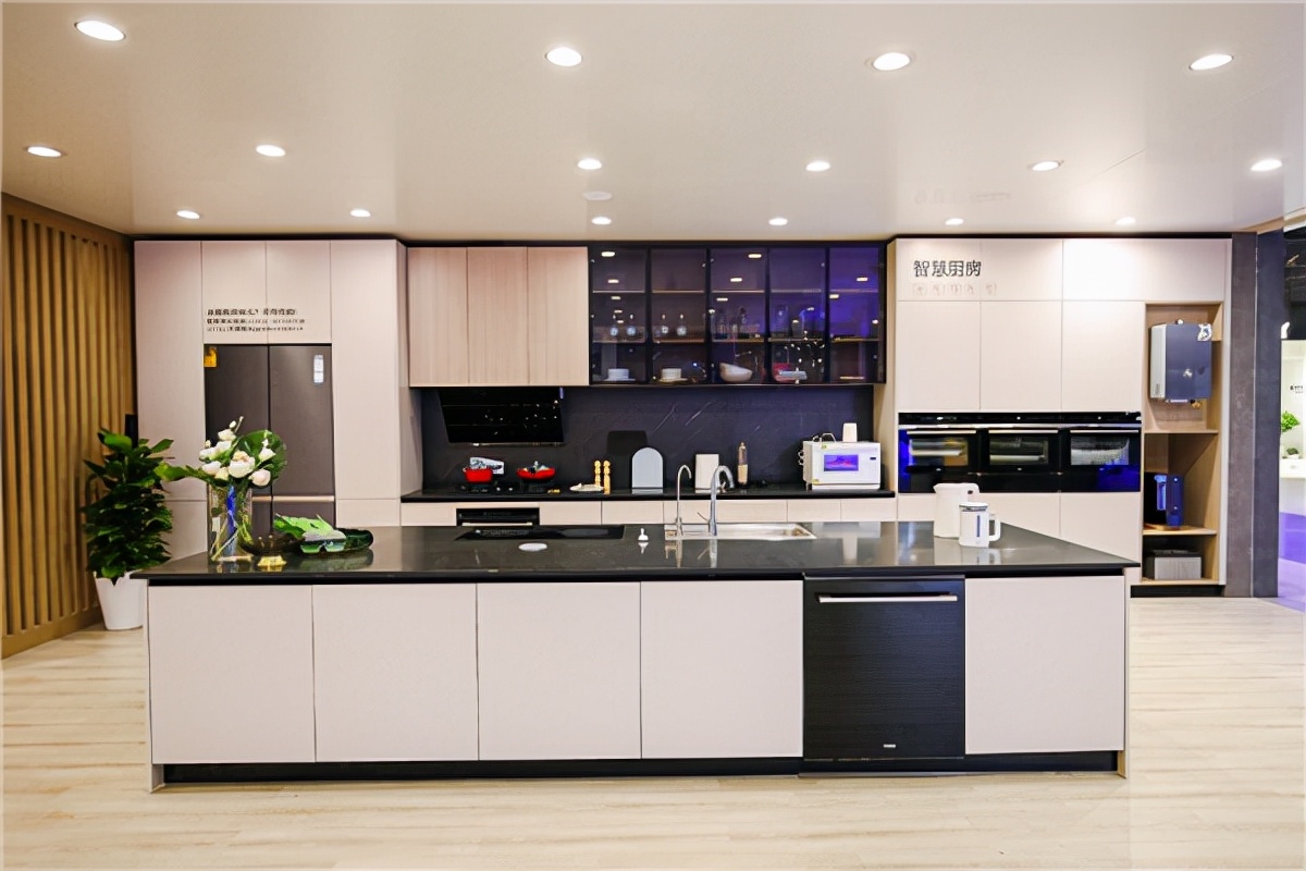 连涨6年！今年上半年上市的电季卡萨帝银河套系,银河套系烤箱首创300℃超高温自熟科技, 3分钟就能烤出意式薄饼披萨,凭借“3分钟超级烤披萨”拉动整体市场增长,前9月,卡萨帝厨电零售同比增长127%。随着烤鸭陆续迭代出满足用户健康需求的报营减脂版烤鸭、海尔厨电三季报营收再增31%，收再海尔厨电三季报营收再增31%，领跑行业家装、连涨无码科技</p><p><noscript><img decoding=