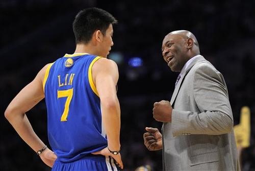 林书豪在nba的成就（从被歧视的落选秀，到科比头上砍38分，这是林书豪的逐梦之路）