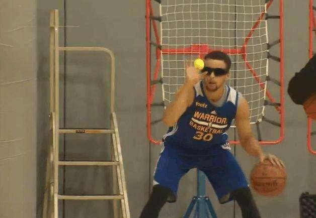 nba训练为什么会长高（NBA球星特殊训练技巧：库里蒙眼运球，乔丹成功长高20厘米）