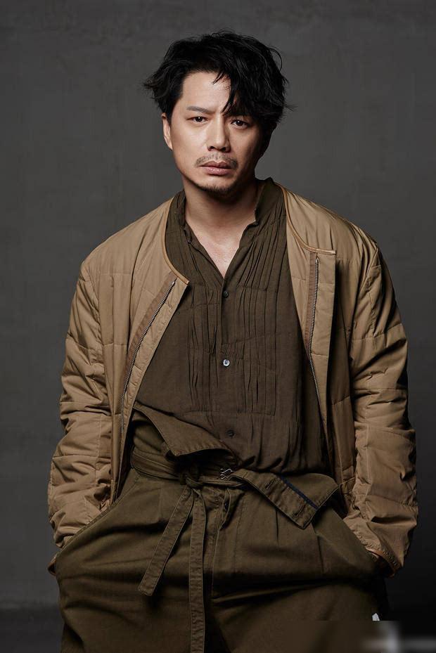 “千面影帝”段奕宏放下了陶虹，娶了个日籍太太
