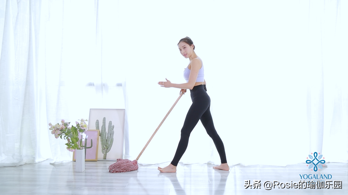 范冰冰难掩大肚子？坚持4个动作，做家务也能瘦腹有翘臀