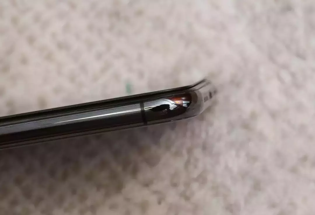 变着方法弄碎我的iPhone手机膜-17款钢化玻璃膜大横评