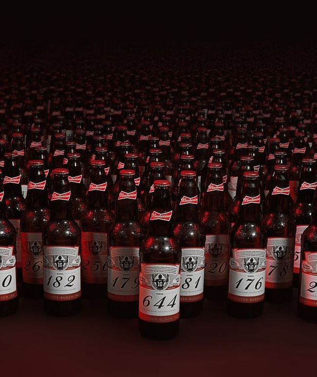 迭戈阿尔维斯门将「赞助商定制644瓶编号啤酒送给被梅西破门的门将,勒沃库森门将：我还有五瓶连号的？网友：酒干倘卖无？」
