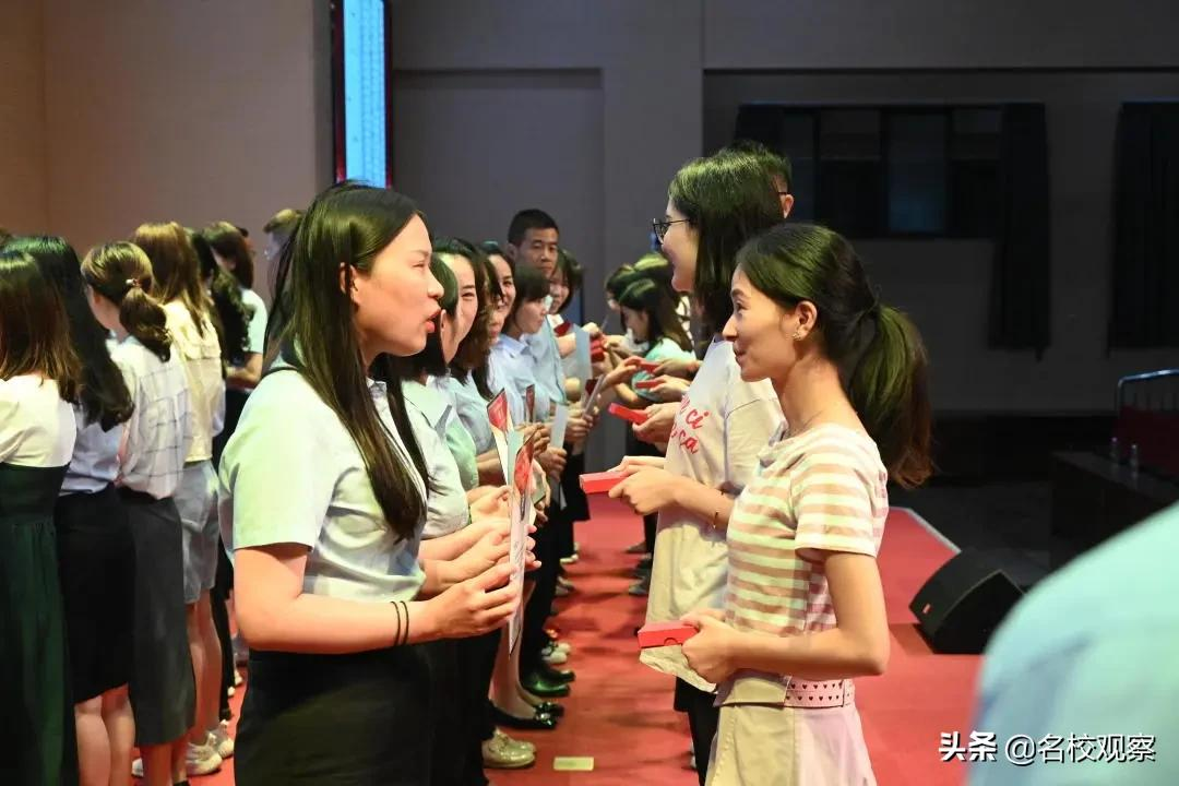 成都新世纪外国语，师徒结对传薪火，青蓝携手续华章