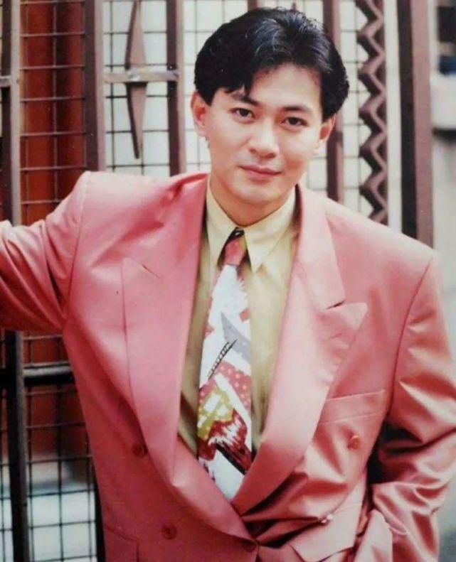 婚外恋邓萃雯，住在村子里卖保险，59岁的江华经历了什么？