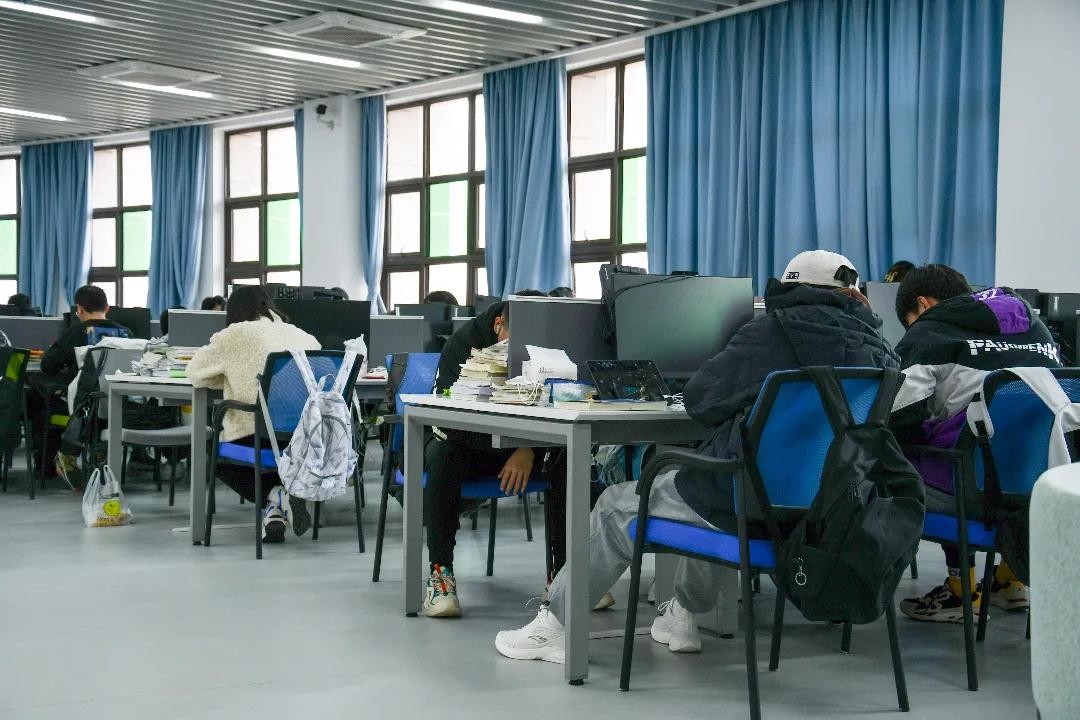 近200万册藏书，200台高配电脑随时用！陕西超壕图书馆“上新”了