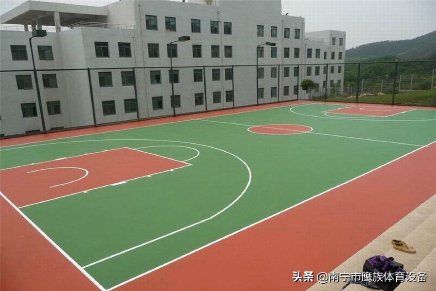 硅pu篮球场每平米价格(建造一个硅pu篮球场多少钱一平方？)