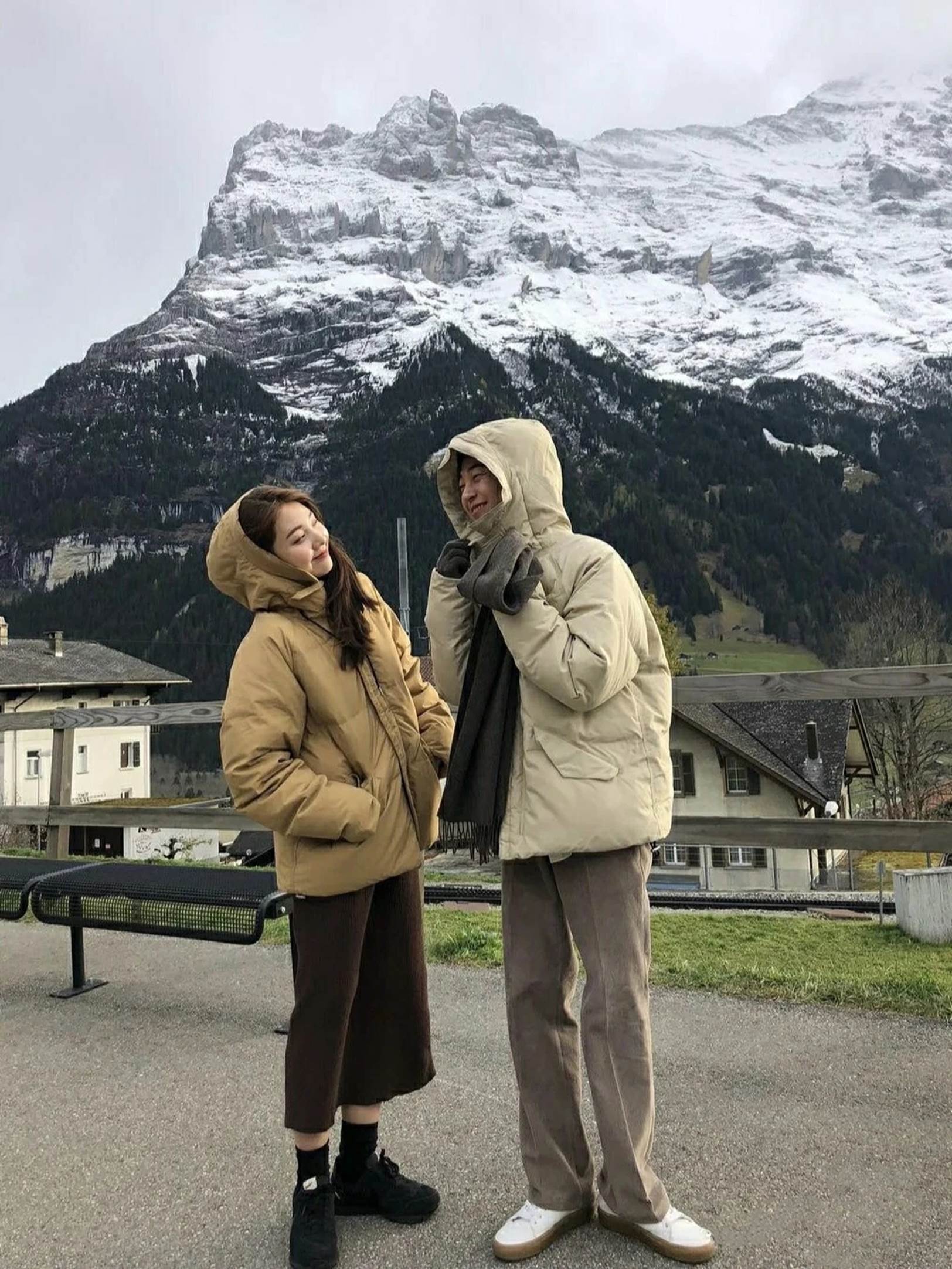 情侣装冬季(冬季穿情侣装要甜也要保暖,9套穿搭可盐可甜,好看时髦又