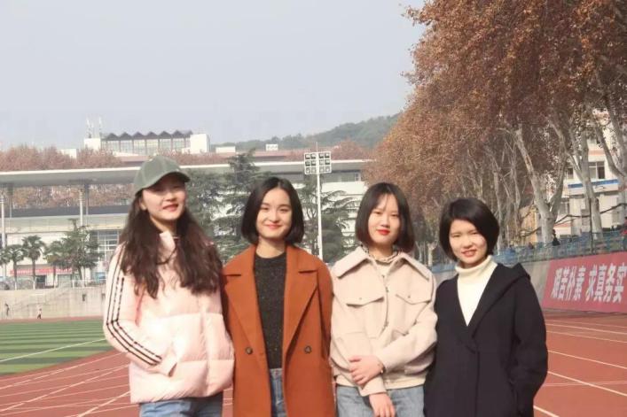 惊艳！武汉4朵金花：考入同一所大学，入住同一间宿舍，大四集体保研名校！