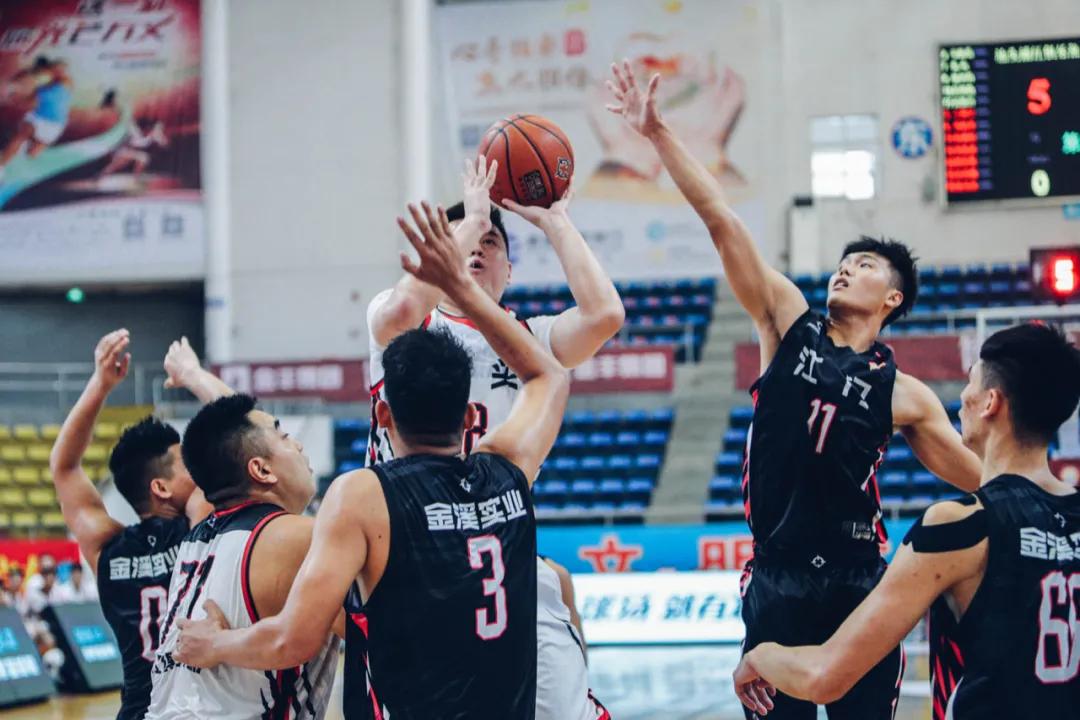 广东省篮球联赛附加赛战况：八强已定，两队爆冷，黑马遭淘汰