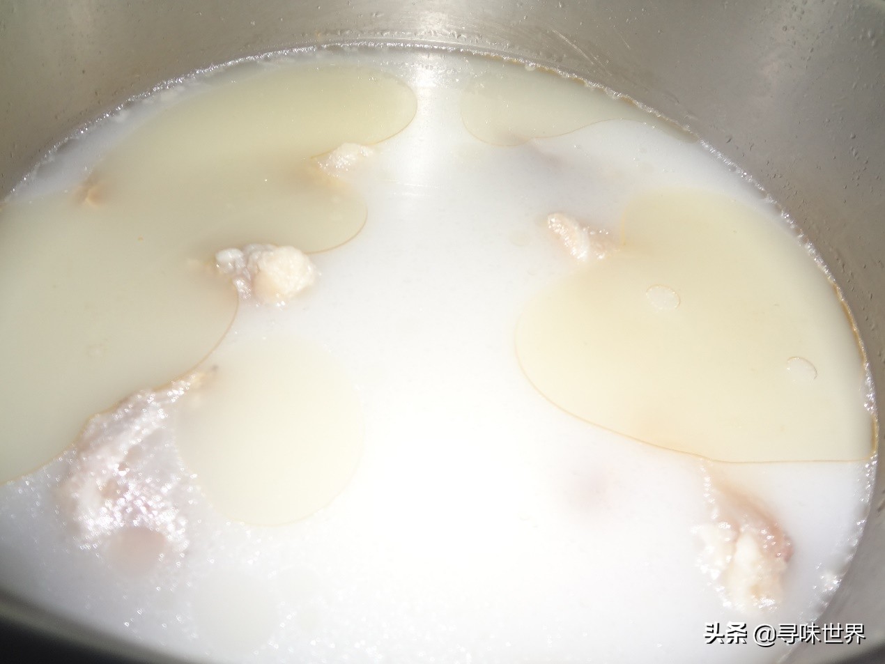 牛骨头汤的做法（手把手教你熬牛骨汤正确做法）