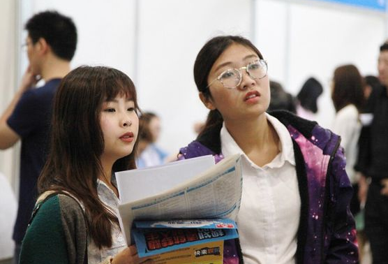 2021大学生期望薪资排行出炉，月薪1万成低配，这还不是最敢想的