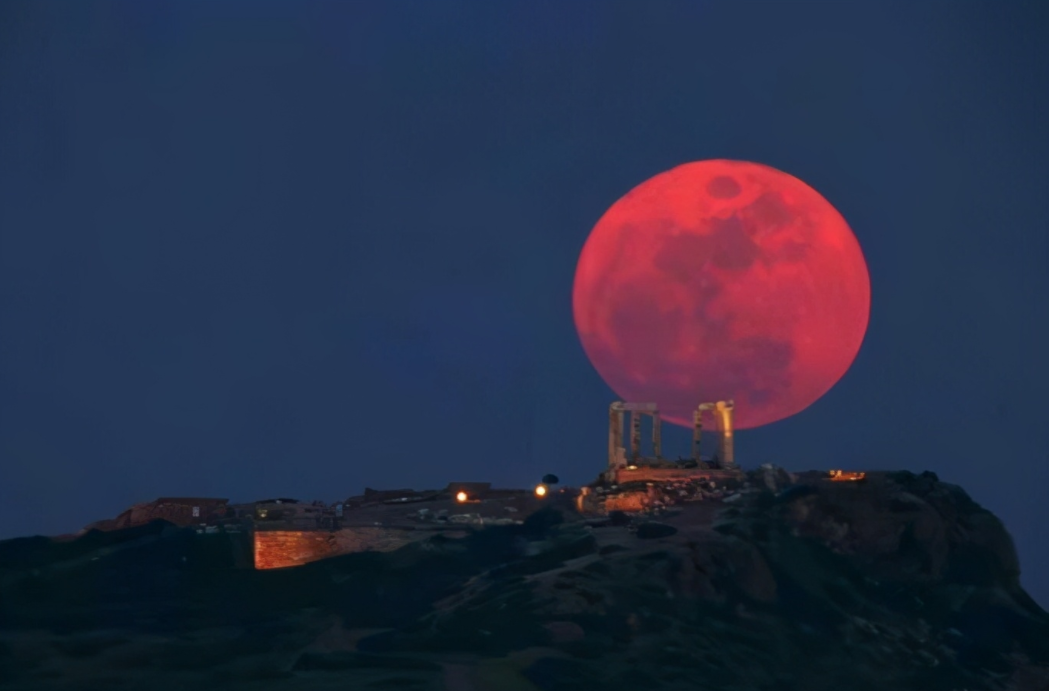 不祥之兆降临11月又有血月出现为什么有人会害怕看到它