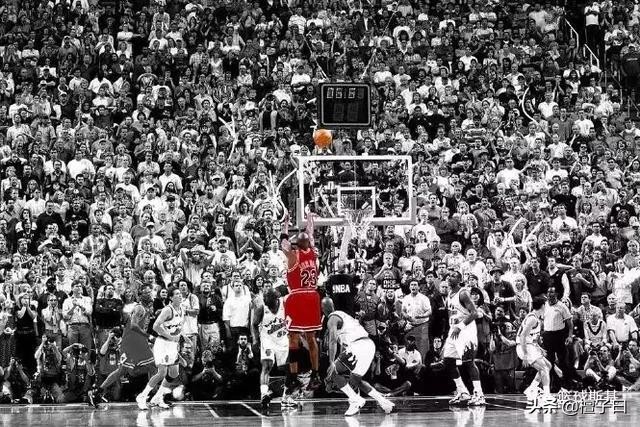 什么样是足球什么样是篮球（足球究竟是什么？跟篮球有什么异同）