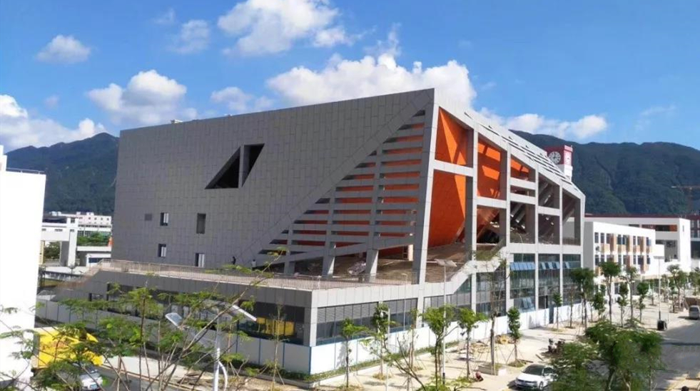 这所冷门学校，毕业生月薪过万，中年人看完想回炉重造