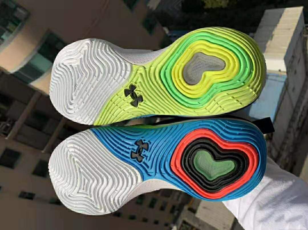 恩比德篮球鞋(恩比德姗姗来迟的签名鞋,是安德玛不得不做的选择)