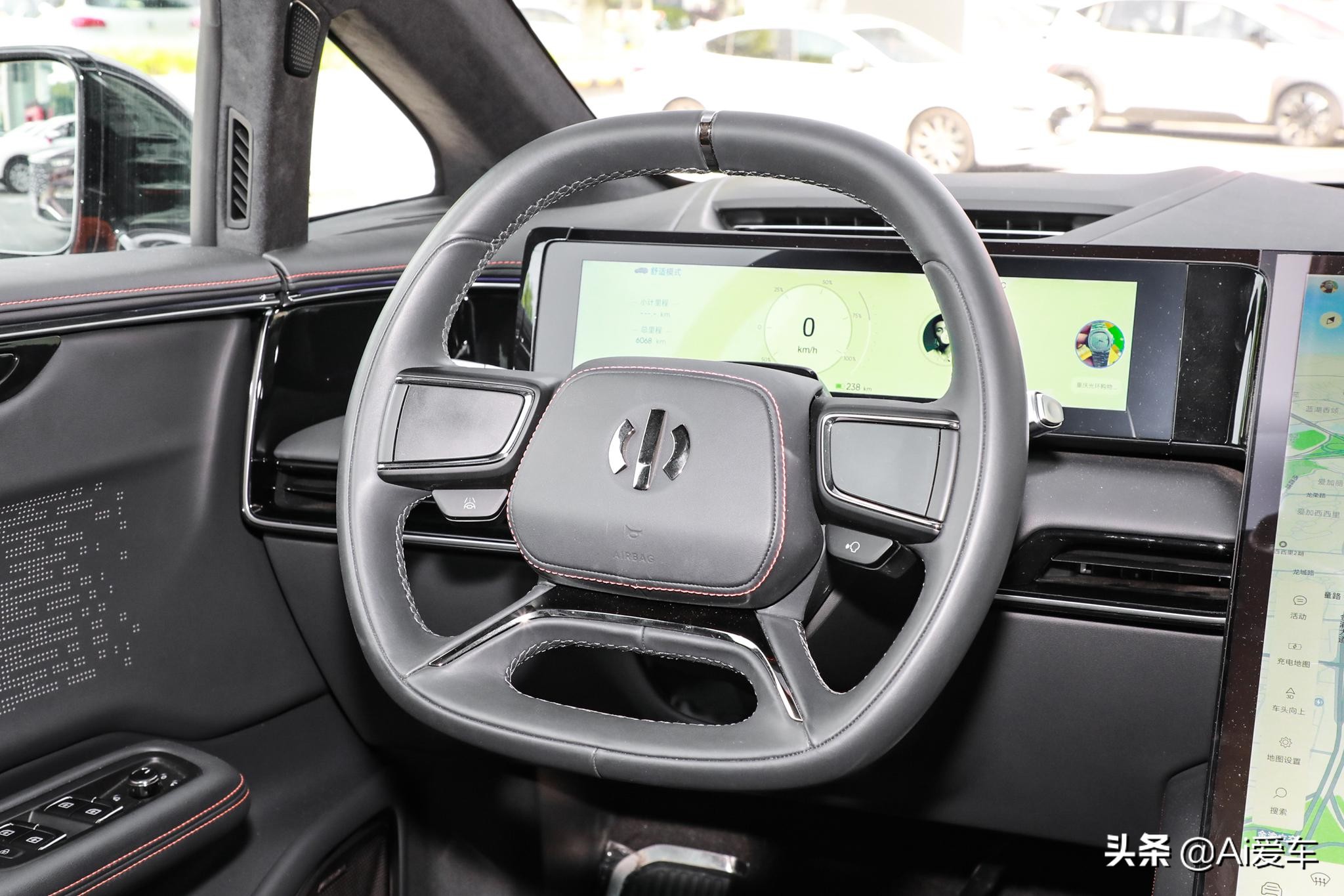 快充远航高端性能大SUV，独立6座设计，破百3.9S，实拍高合HiPhi X