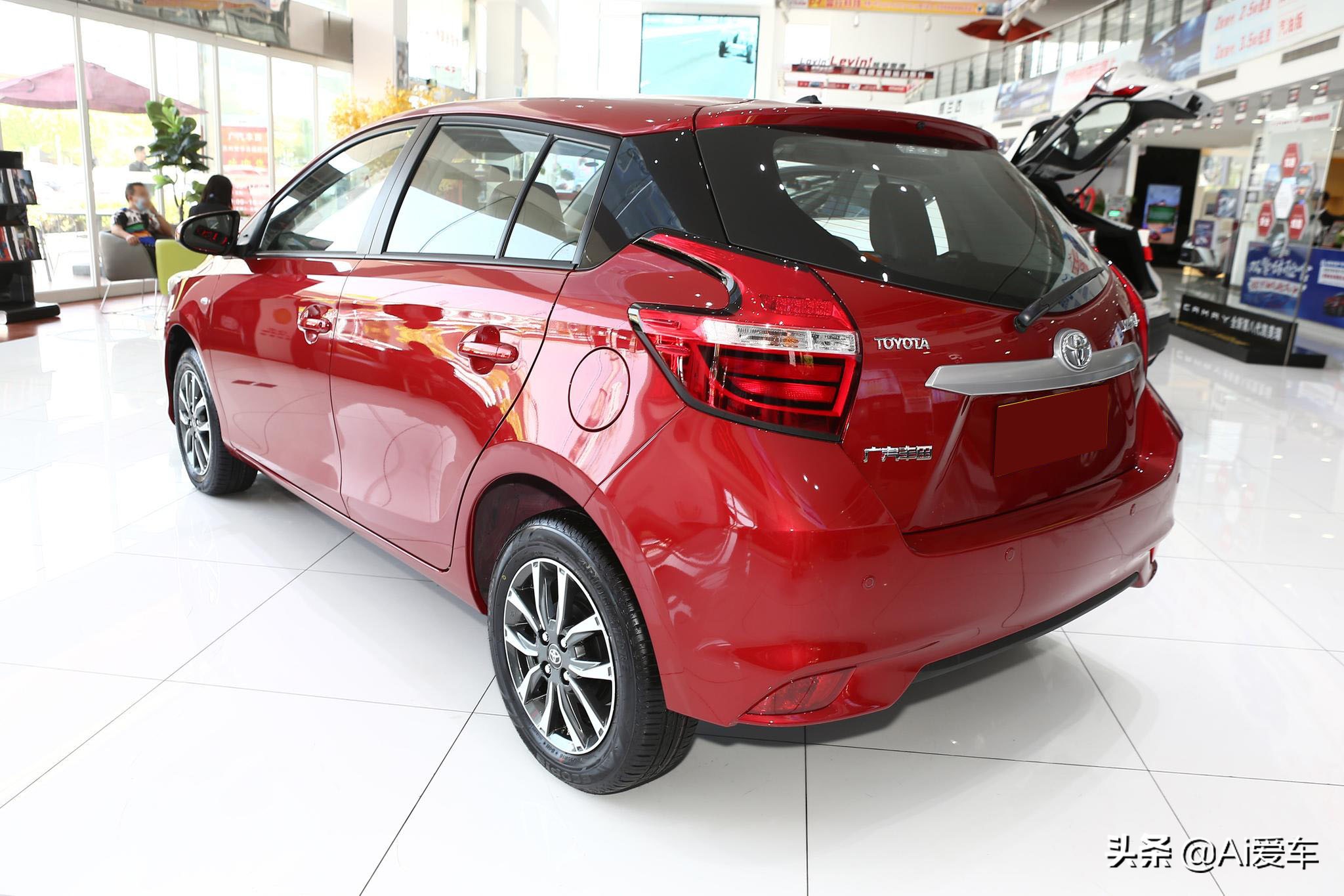 便宜毛病少，5L油耗自动挡丰田代步车，停车方便，实拍YARiS L 致炫