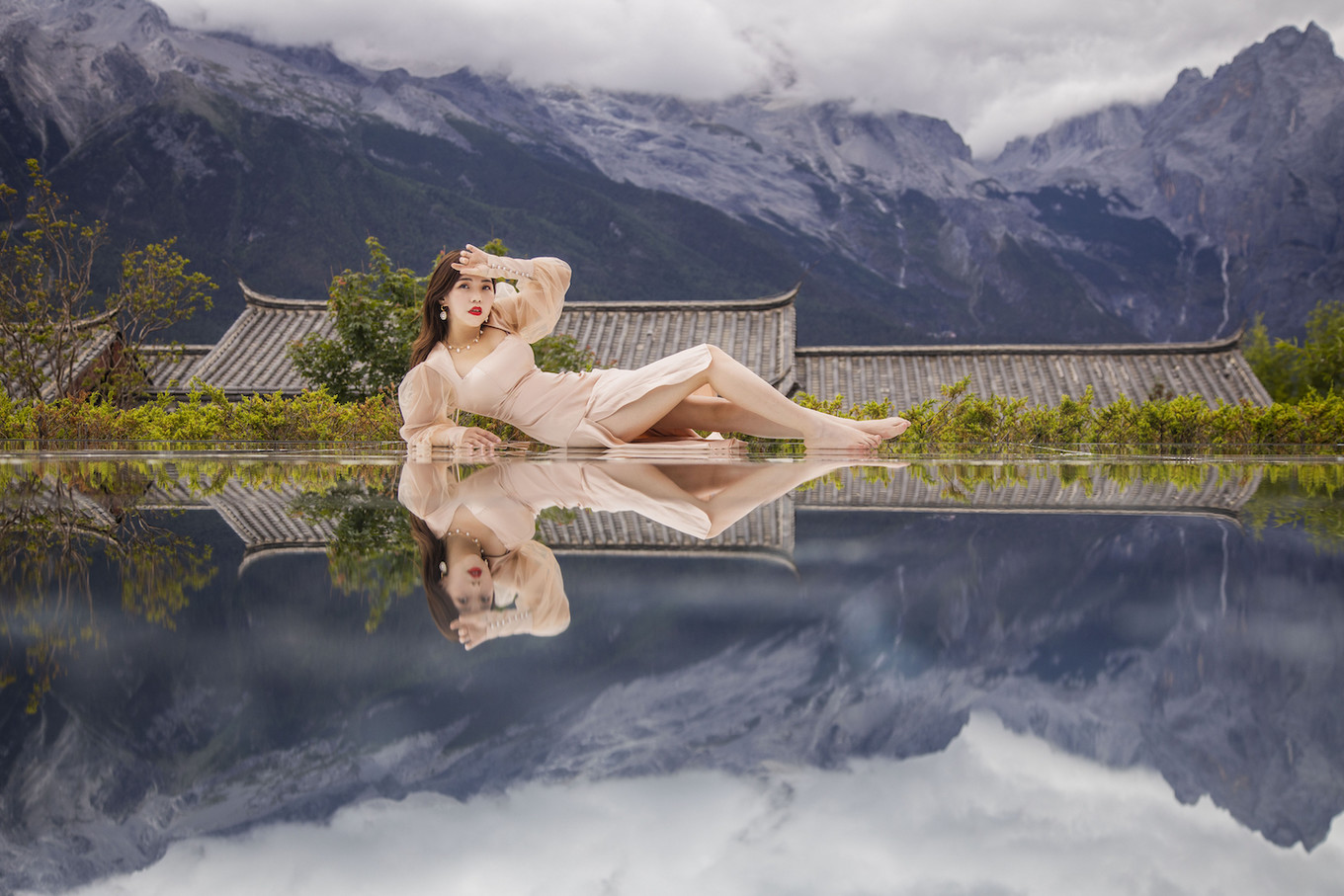 从丽江到泸沽湖，水性杨花开满六月天