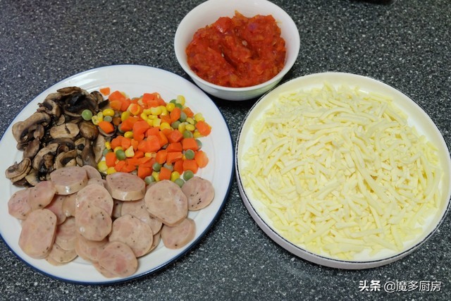 披萨别再去買了，手把手教你在家做，用料十足，比外面卖的更好吃